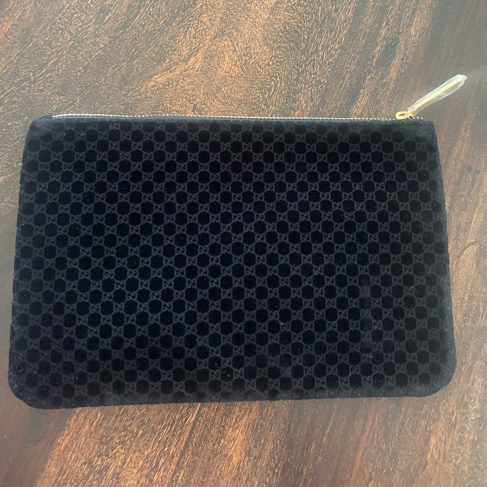 Gucci beauty black velvet cosmetic bag
